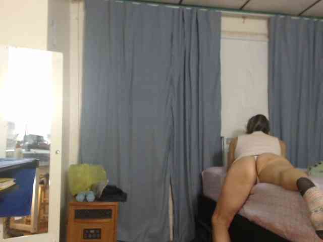 FIXMYASSTOO webcam