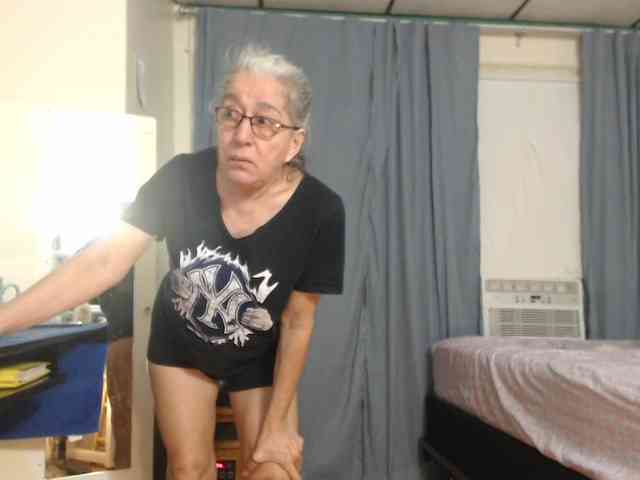 FIXMYASSTOO webcam