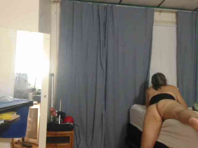 FIXMYASSTOO webcam