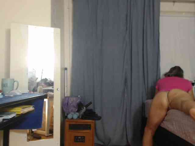 FIXMYASSTOO webcam