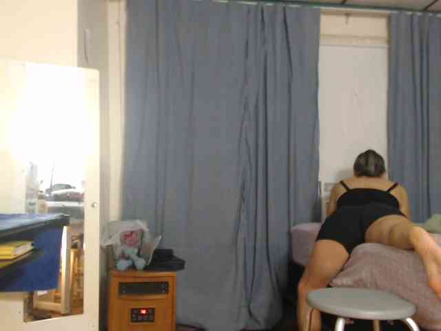 FIXMYASSTOO webcam