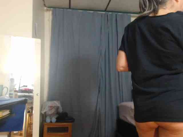 FIXMYASSTOO webcam