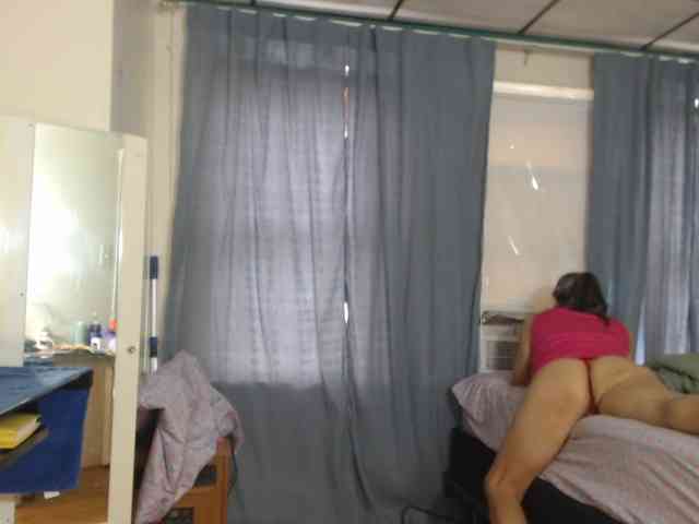 FIXMYASSTOO webcam