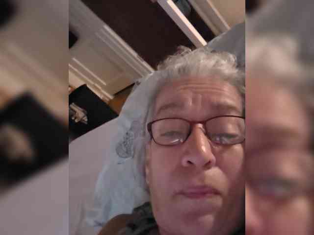 FIXMYASSTOO webcam
