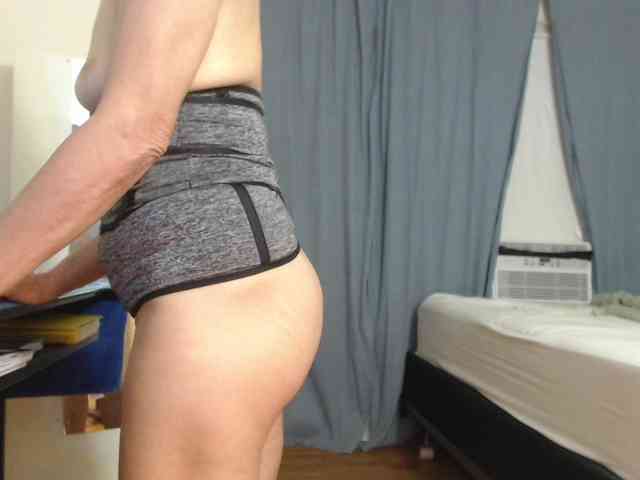 FIXMYASSTOO webcam