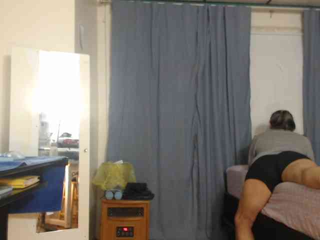 FIXMYASSTOO webcam