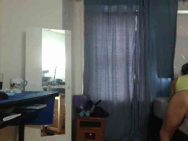 FIXMYASSTOO webcam