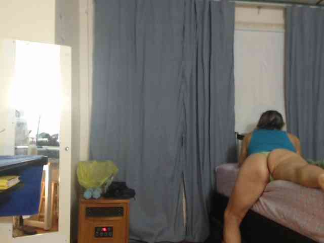 FIXMYASSTOO webcam
