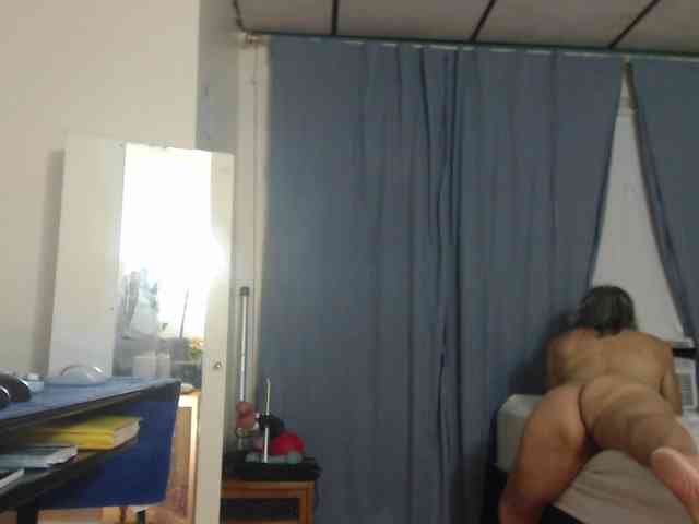 FIXMYASSTOO webcam