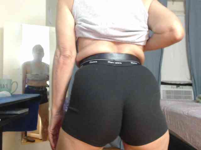 FIXMYASSTOO webcam