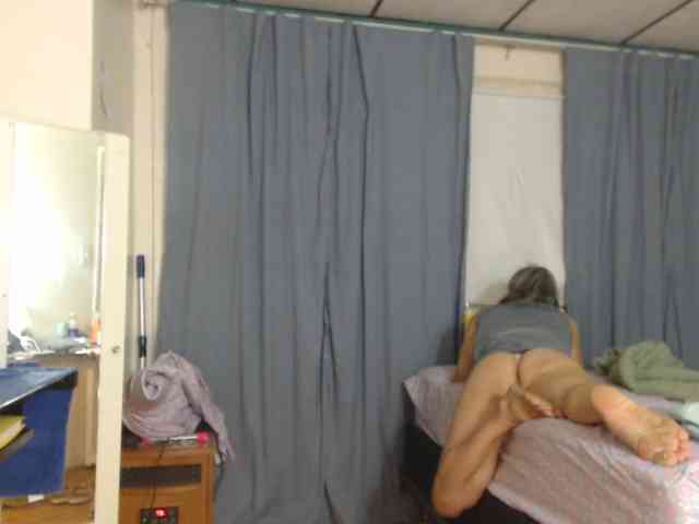 FIXMYASSTOO webcam