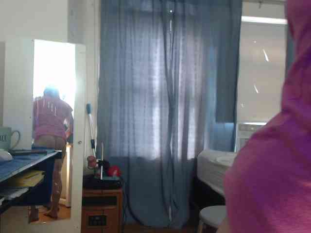 FIXMYASSTOO webcam