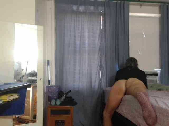 FIXMYASSTOO webcam