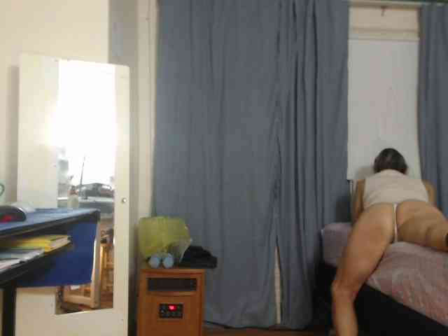 FIXMYASSTOO webcam
