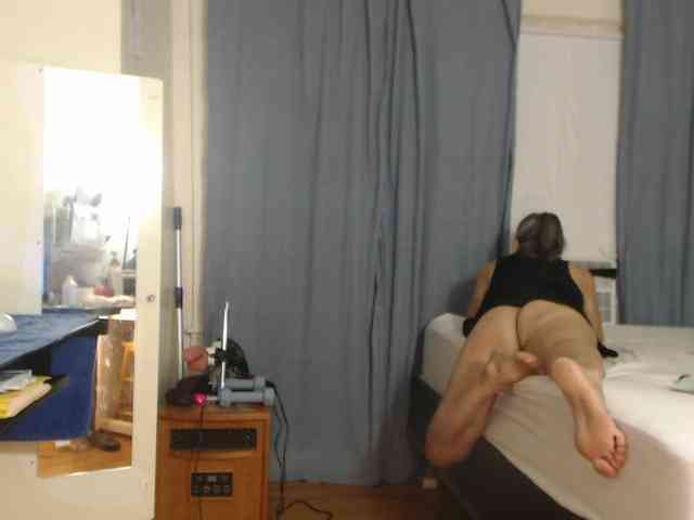FIXMYASSTOO webcam
