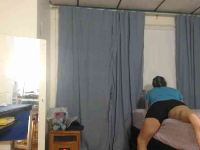 FIXMYASSTOO webcam