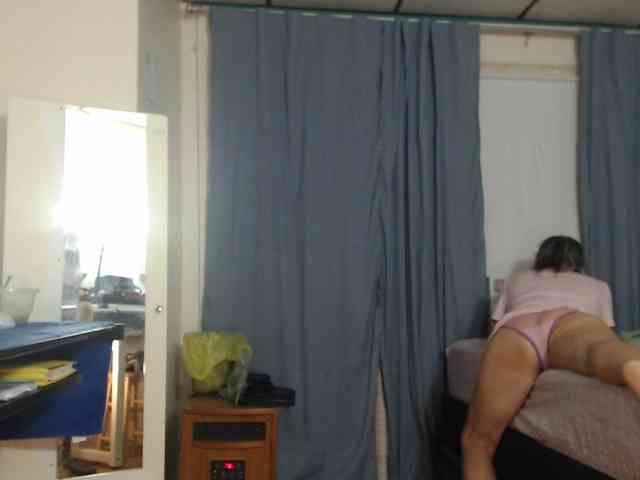 FIXMYASSTOO webcam
