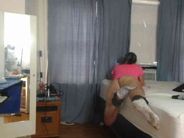 FIXMYASSTOO webcam