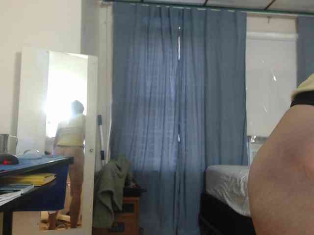 FIXMYASSTOO webcam