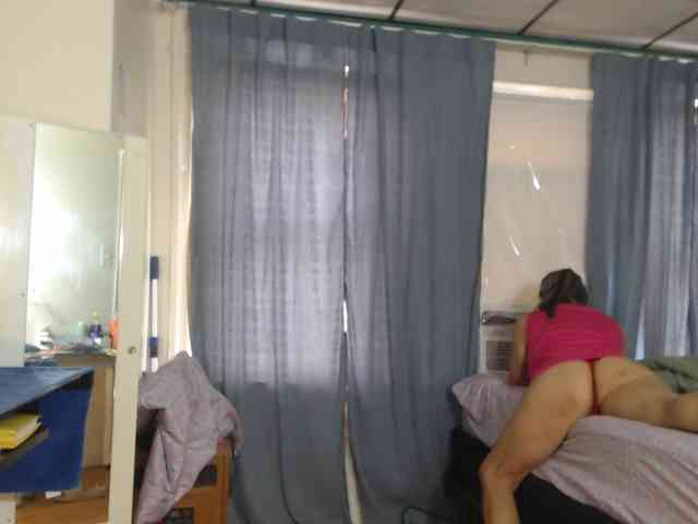 FIXMYASSTOO webcam