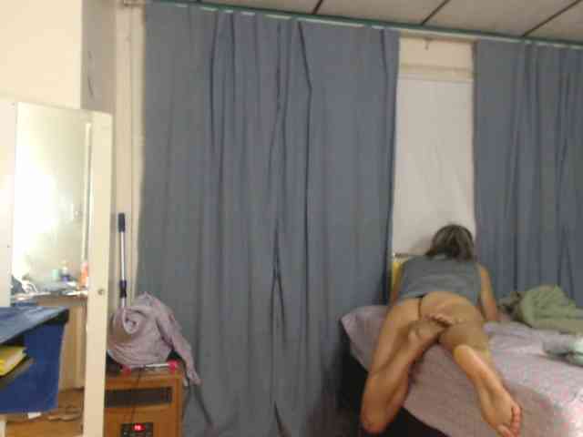 FIXMYASSTOO webcam