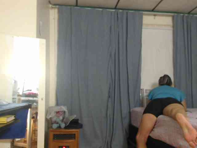 FIXMYASSTOO webcam