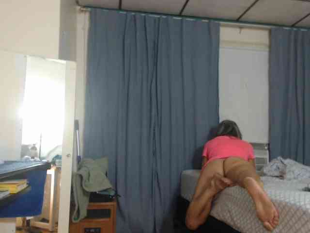 FIXMYASSTOO webcam