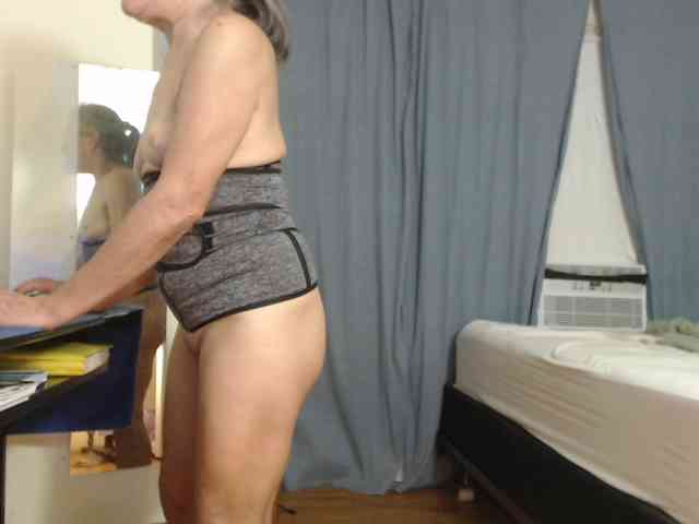 FIXMYASSTOO webcam