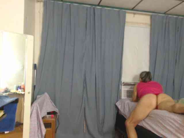FIXMYASSTOO webcam