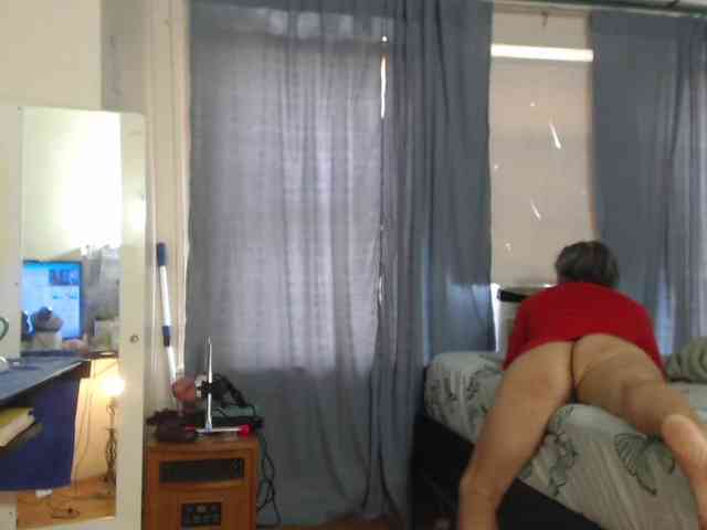 FIXMYASSTOO webcam