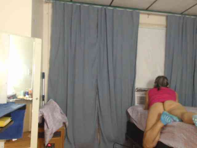 FIXMYASSTOO webcam