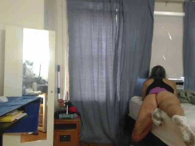 FIXMYASSTOO webcam