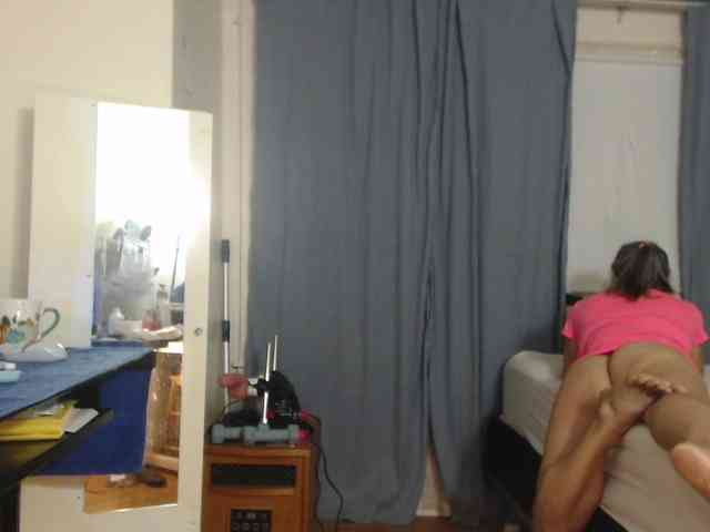 FIXMYASSTOO webcam