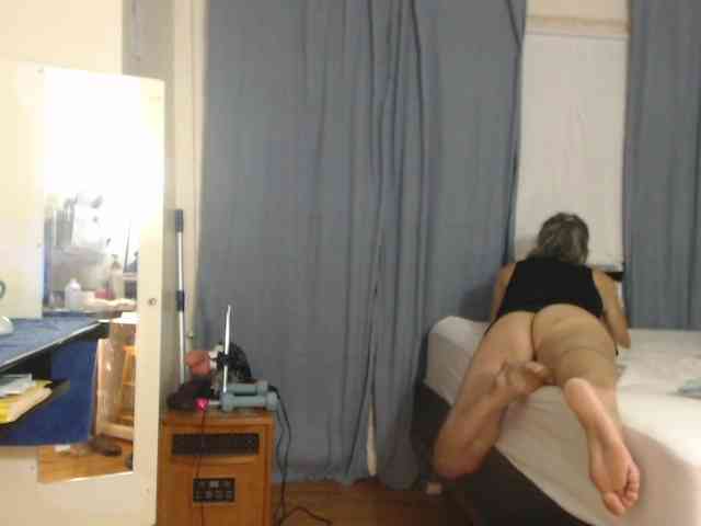 FIXMYASSTOO webcam