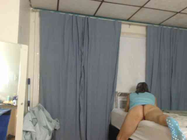 FIXMYASSTOO webcam