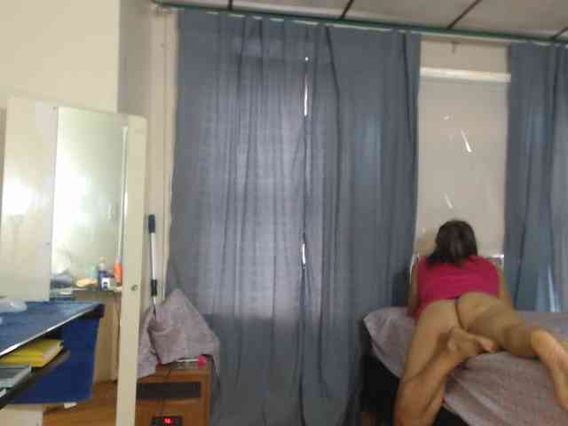 FIXMYASSTOO webcam