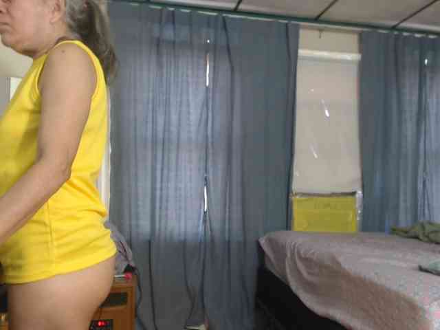 FIXMYASSTOO webcam