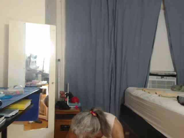 FIXMYASSTOO webcam