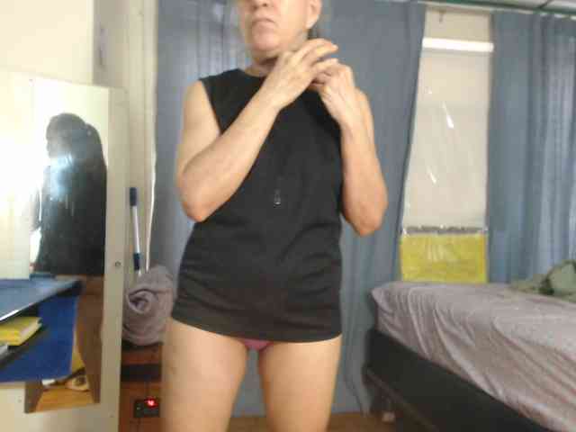 FIXMYASSTOO webcam