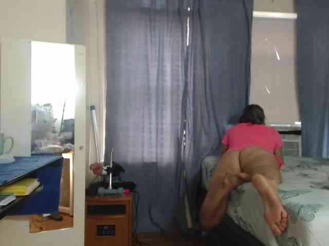 FIXMYASSTOO webcam