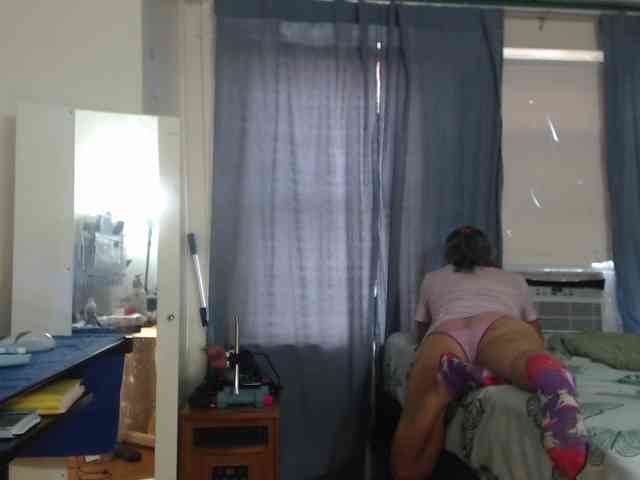 FIXMYASSTOO webcam