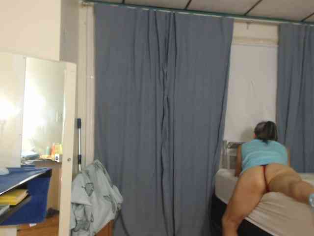 FIXMYASSTOO webcam