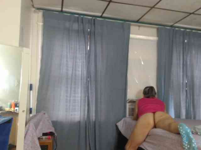 FIXMYASSTOO webcam