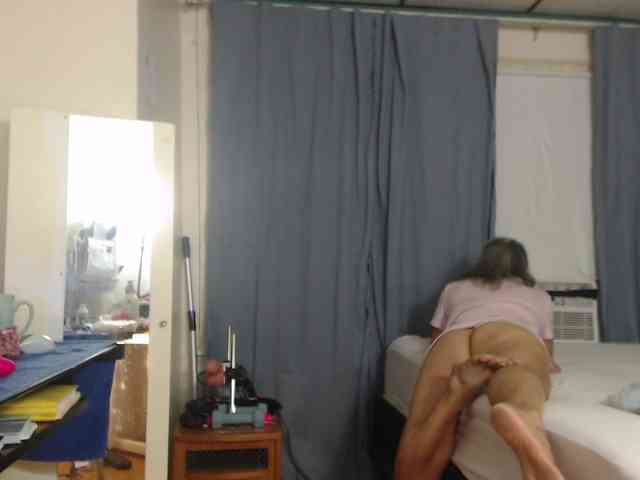 FIXMYASSTOO webcam