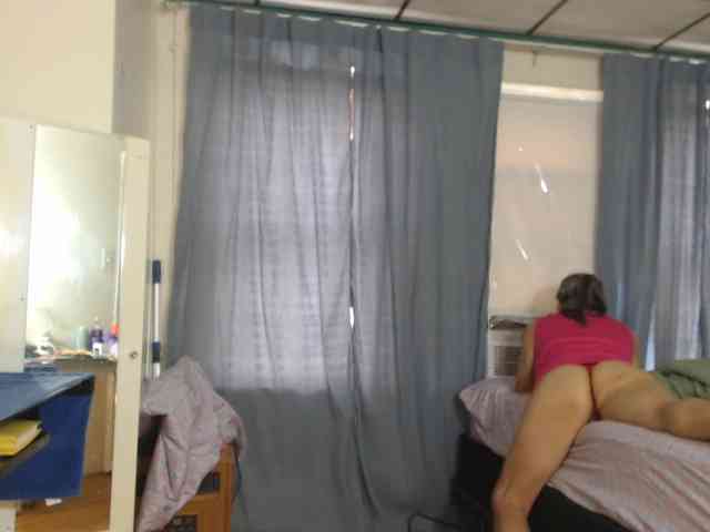 FIXMYASSTOO webcam