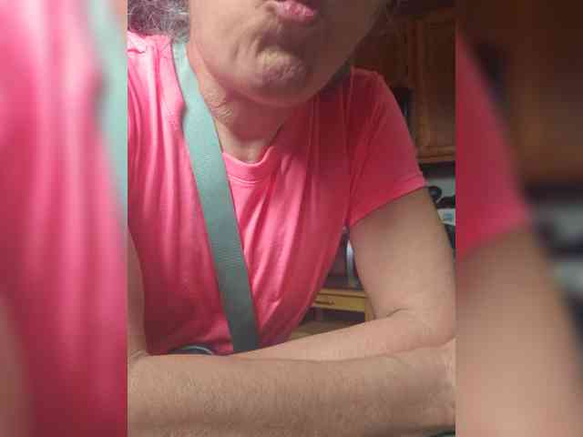 FIXMYASSTOO webcam