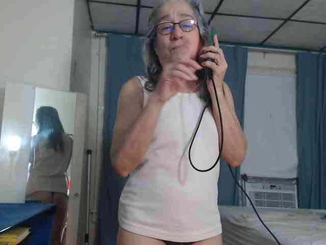 FIXMYASSTOO webcam