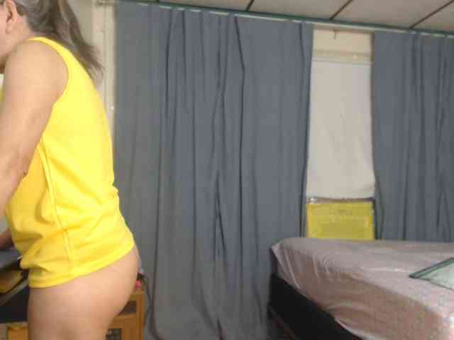 FIXMYASSTOO webcam