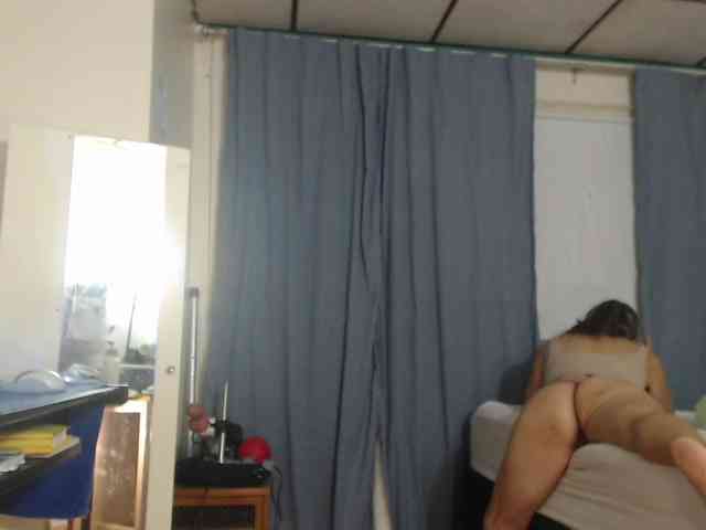 FIXMYASSTOO webcam
