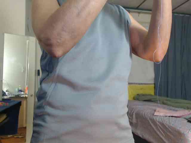 FIXMYASSTOO webcam